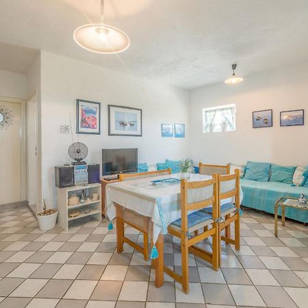 1 Bedroom Lovely Apartment In Tribunj ตรีบูนย์ ภายนอก รูปภาพ